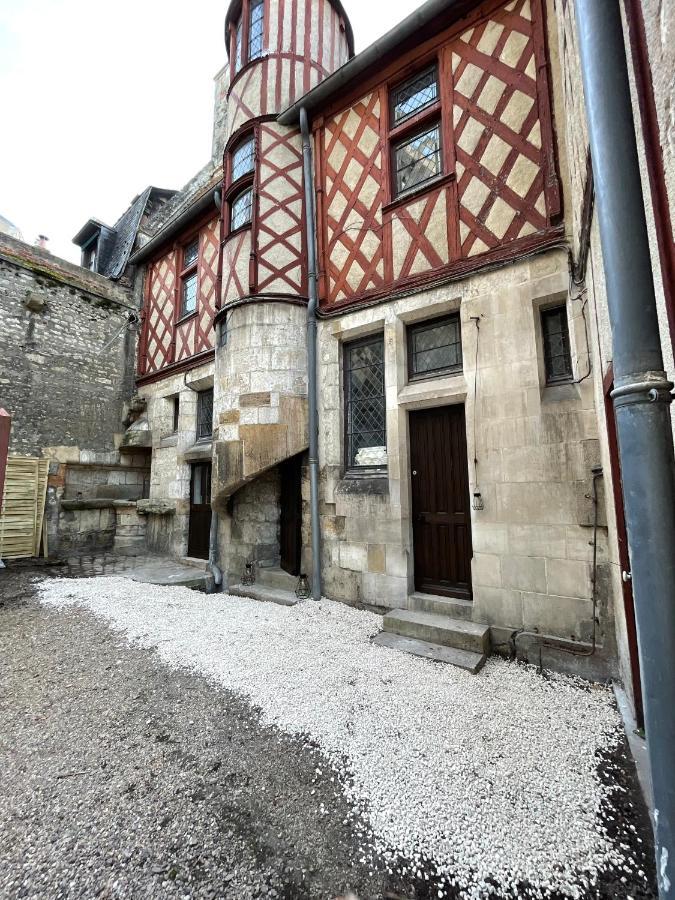 Le Petit Chateau Du Docteur Cambournac Bourges Dış mekan fotoğraf